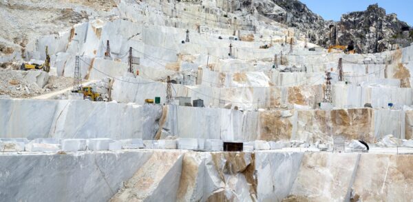 Marmor Bianco Carrara mining 2